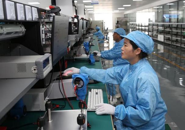 亨通光电(600487)是中国领先的光电通讯解决方案提供商,主要产品包括
